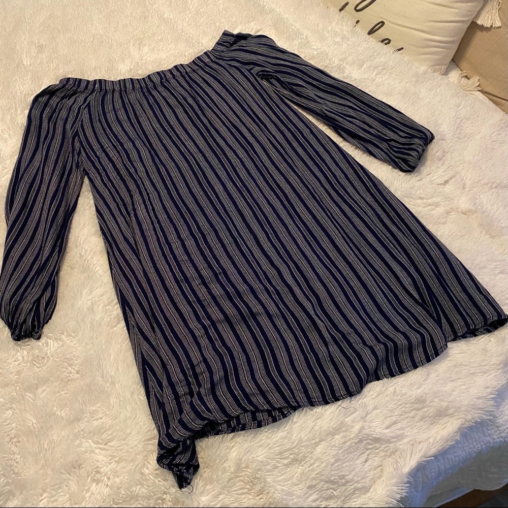 Cute off the shoulder lightweight nautical style dress. Soft cotton and flowy